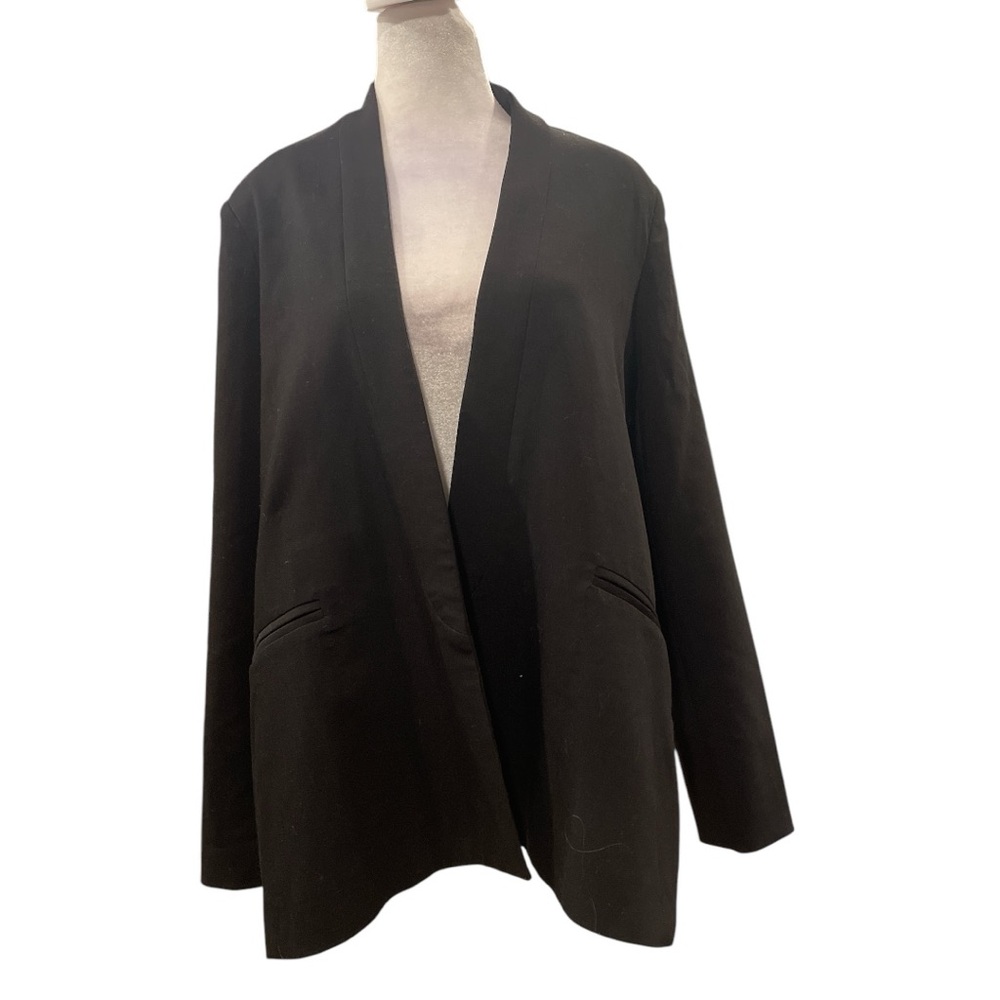 LADY B M black open panel blazer with split
on both sides to armpit faux pockets